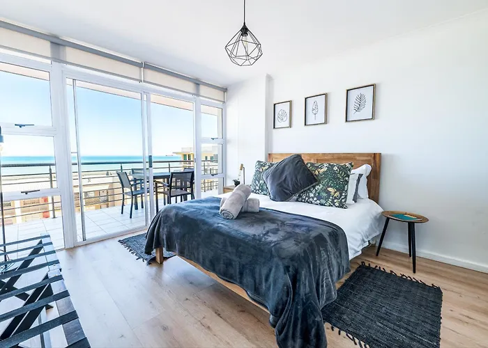 Luxury Beachfront Apartment In Blouberg, 304 The Waves