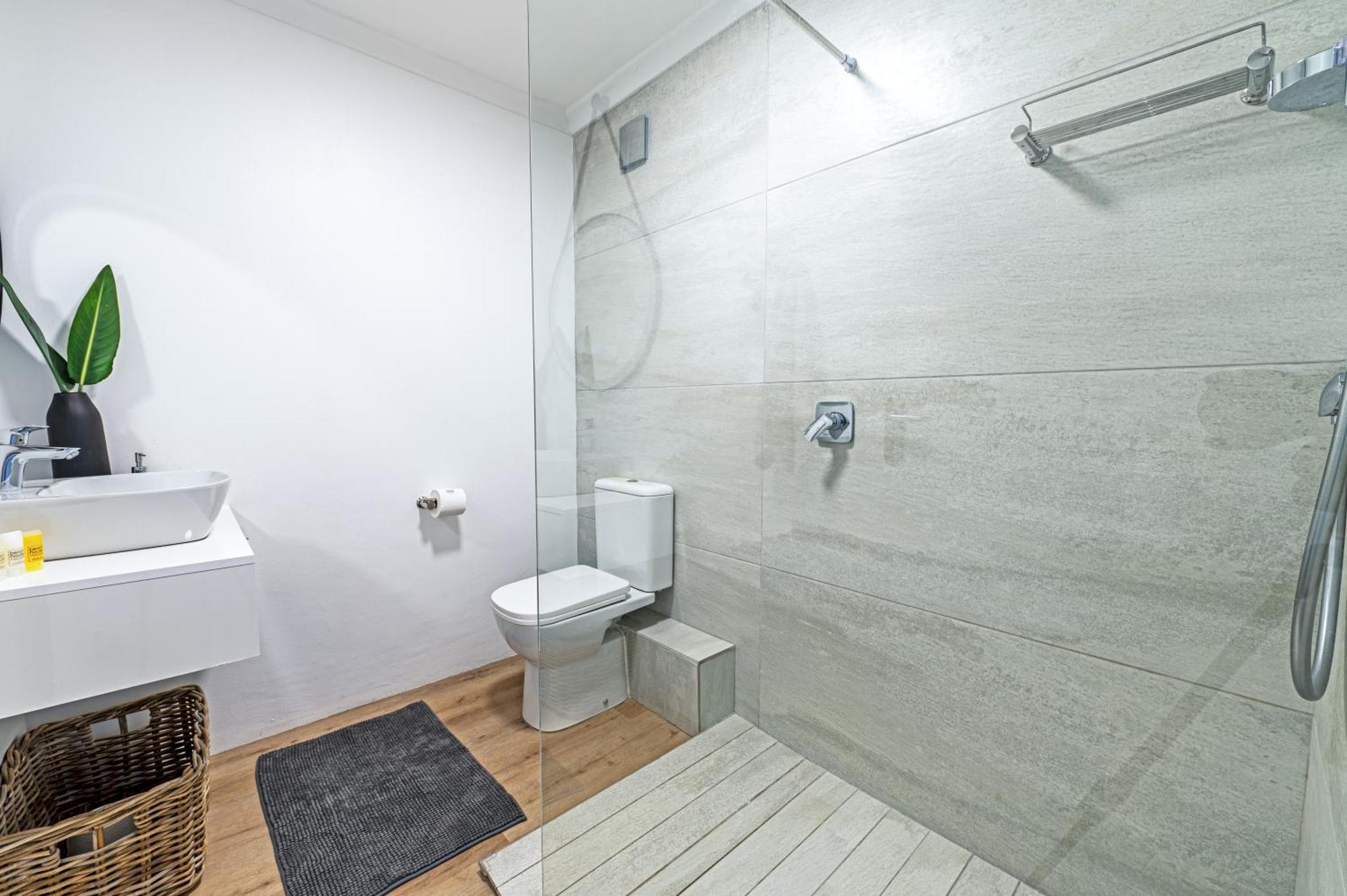 Luxury Beachfront In Blouberg, 304 The Waves