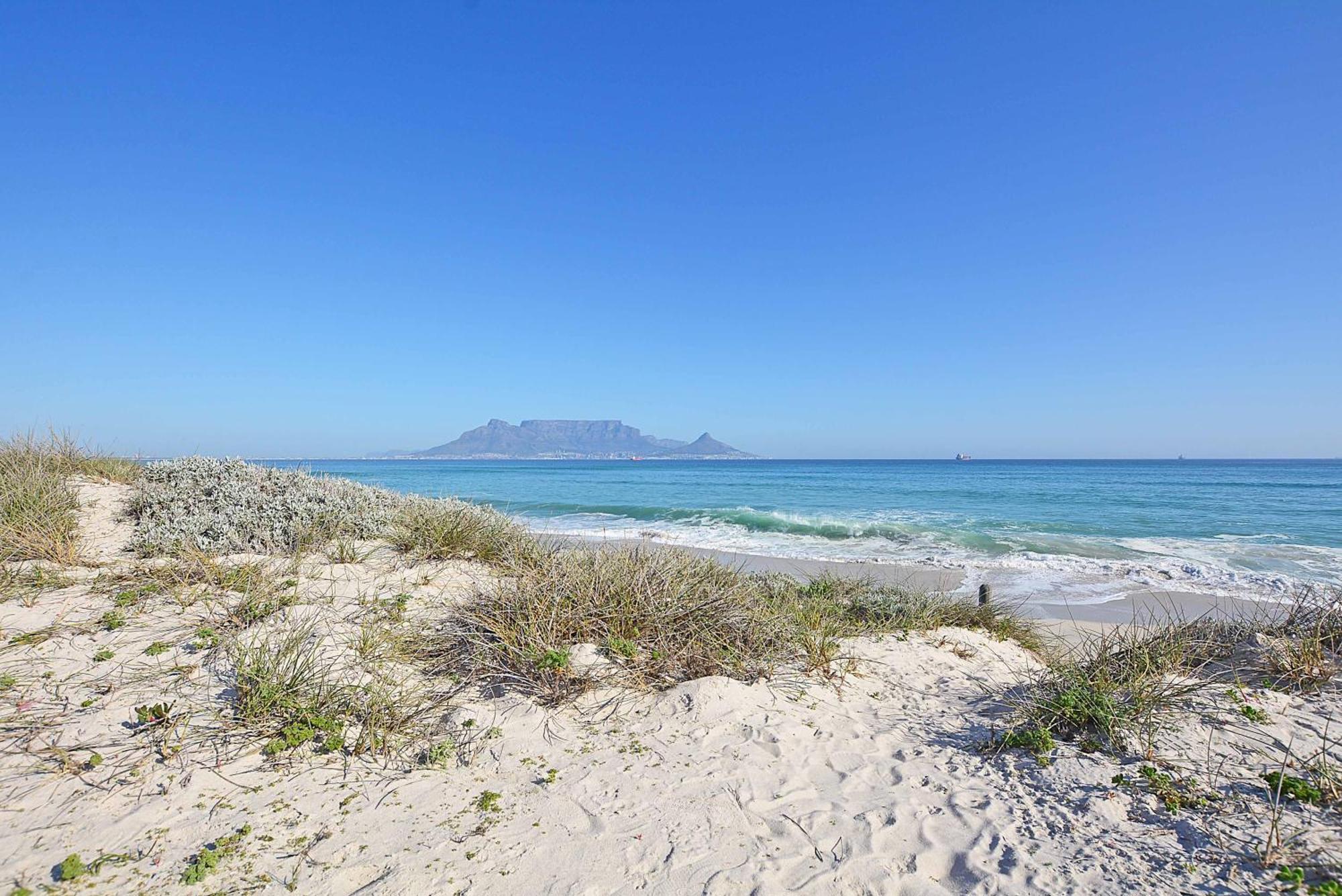 Luxury Beachfront In Blouberg, 304 The Waves * Cidade Do Cabo